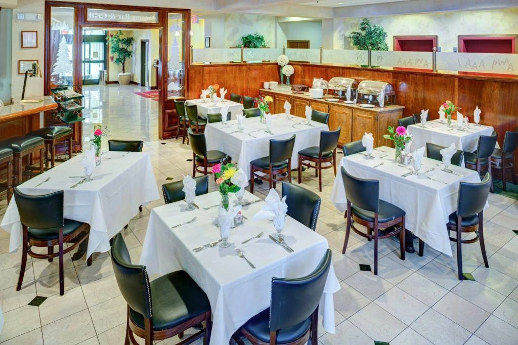 Lake Natoma Inn