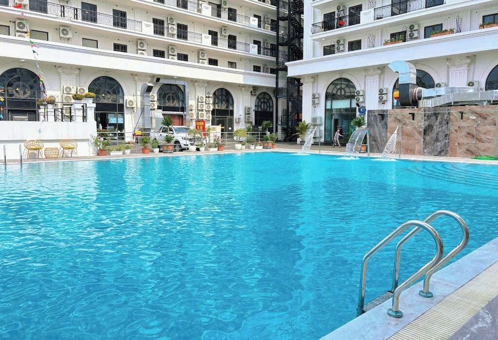 Garden Phoenix Hotel