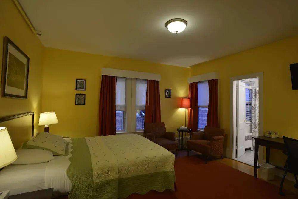 Irving House at Harvard