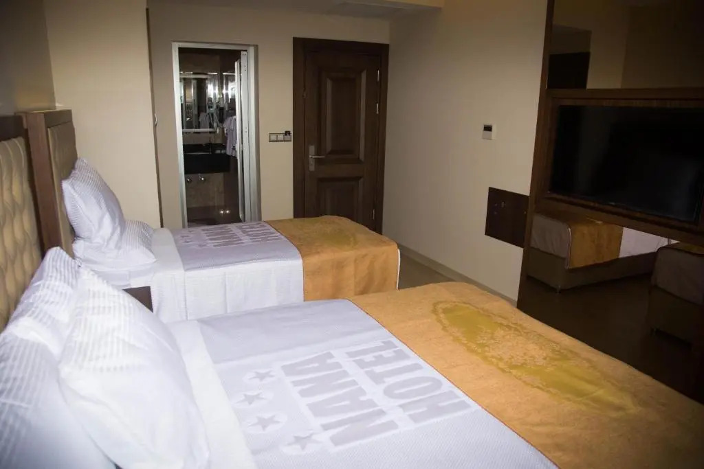 Nana Hotel