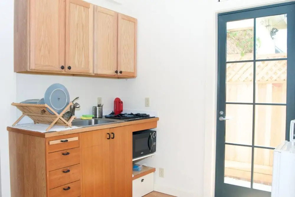 Nice - New & Clean Berkeley Studio