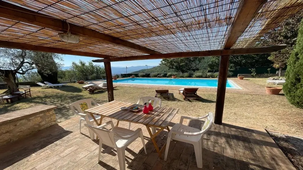 Huge Manor Close to Spoleto - With Large Pool, Expansive Grounds