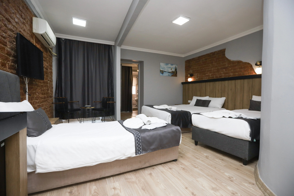 La Pera Suites