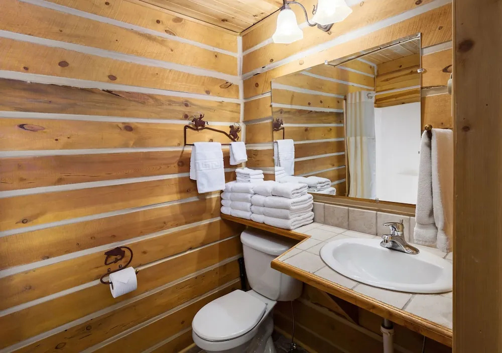 Rock Crest Lodge & Cabins