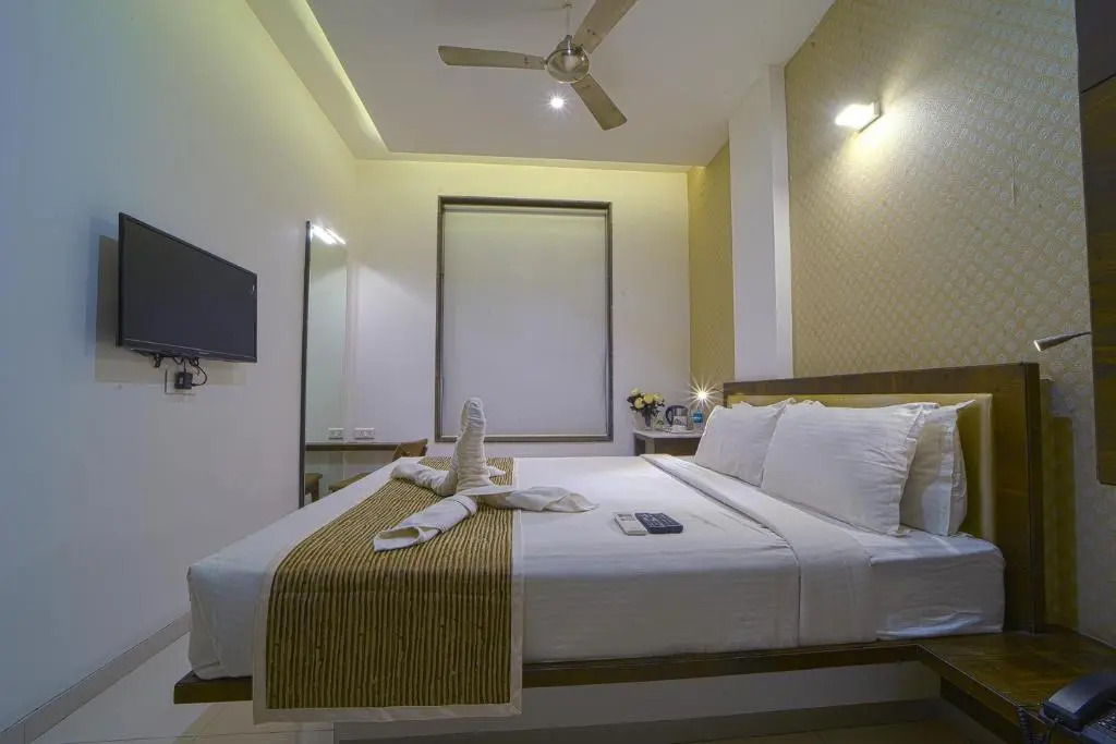 Hotel SRI SRI EXECUTIVE KOLHAPUR NEAR MAHALAXMI TEMPLE