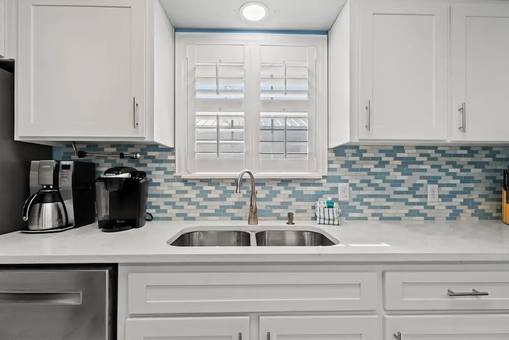 Contemporary Bungalow / West End PCB / Available NOW! / Perfect for Family