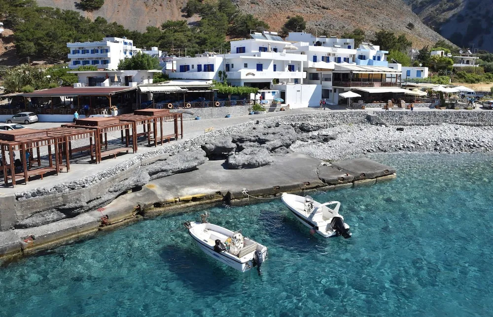 Paralia Rooms