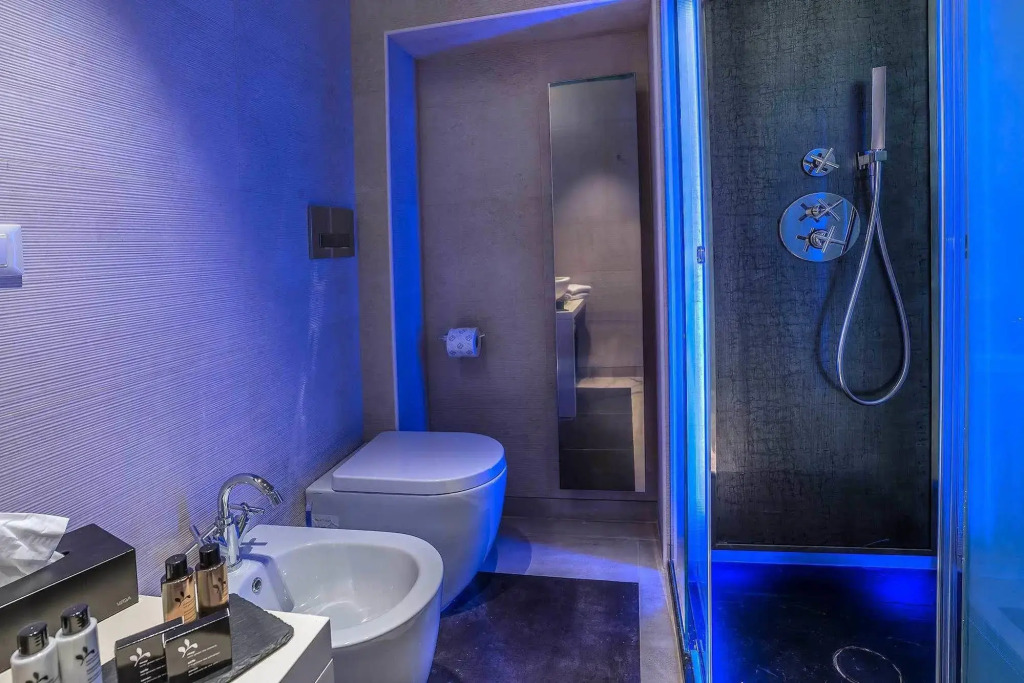Palazzo Antico · Loft Moderno · Fontana di Trevi