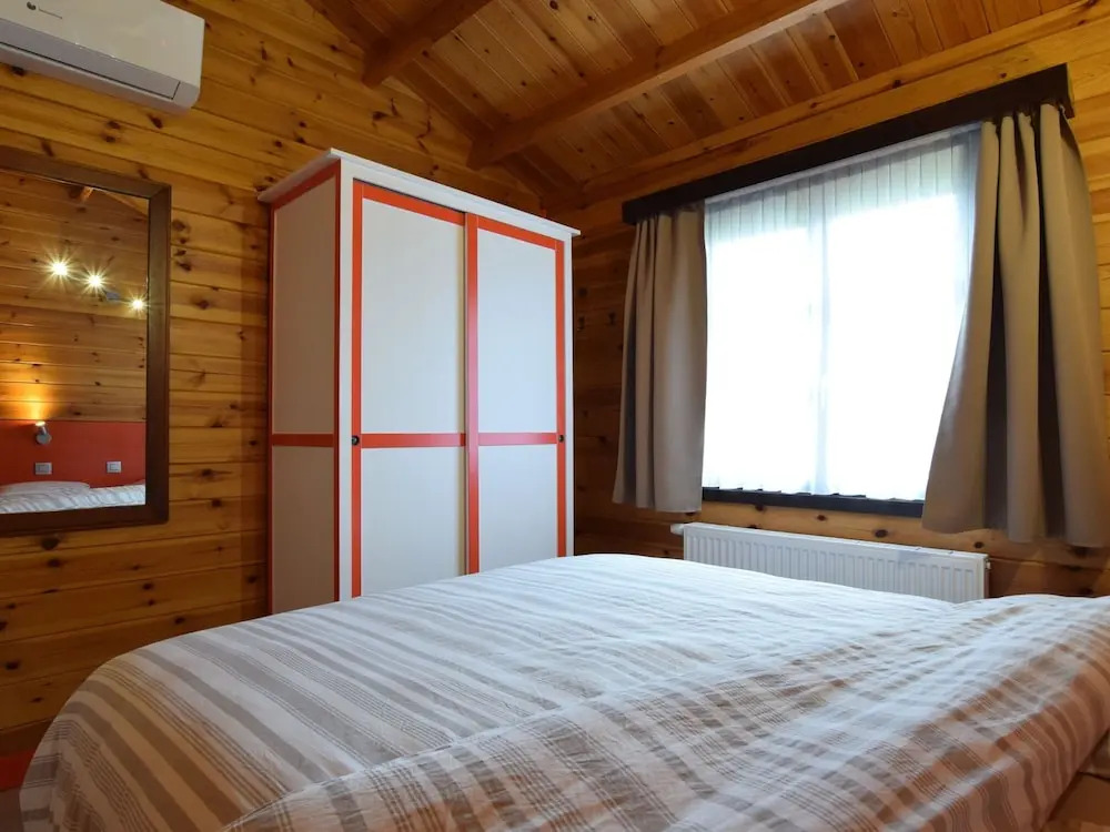 Renovated chalet near Durbuy