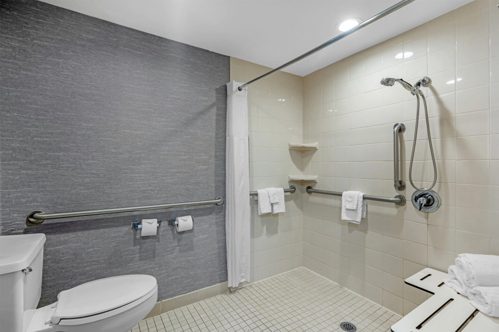 Best Western Plus Fresno Airport Hotel