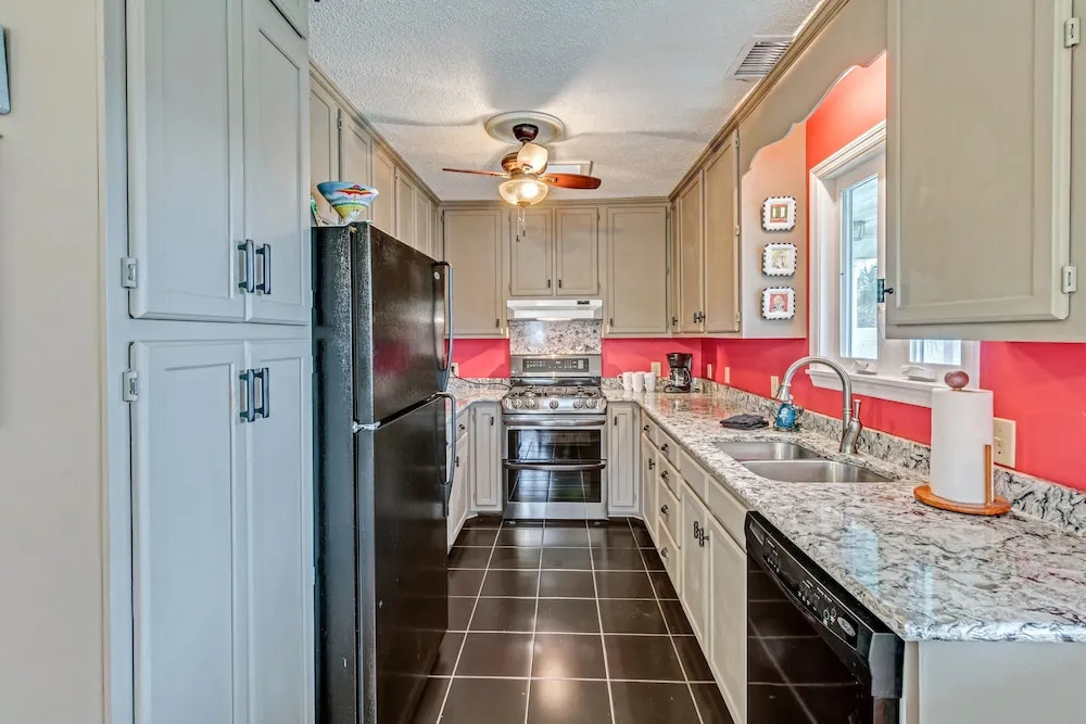 920 W Ashley Ave Home 3 Bedrooms 2 Bathrooms Home