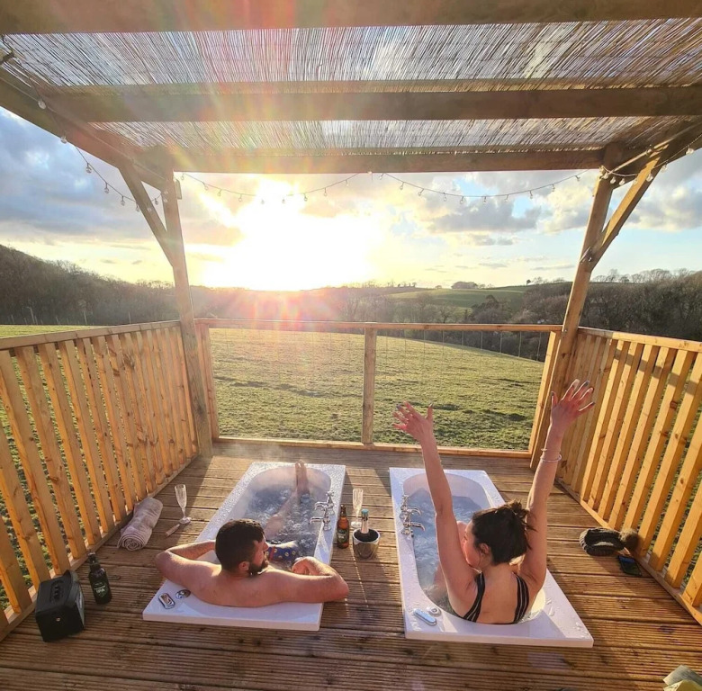Luxury Safari Lodge-Sleeps 4 6-Deer Park-Dogs Ok
