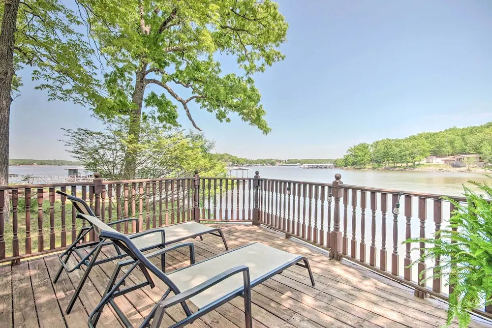 Dock! Waterfront Family Home on Lake of the Ozarks