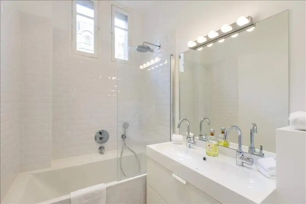 Gorgeous 3 Bedroom Apartment at Eiffel Tower