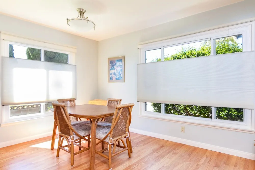 Delightful 2BR Ventura Duplex by RedAwning
