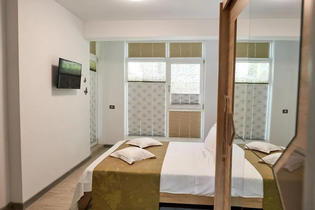 Purple Pearl Apartments Spa n Pool Beach resort