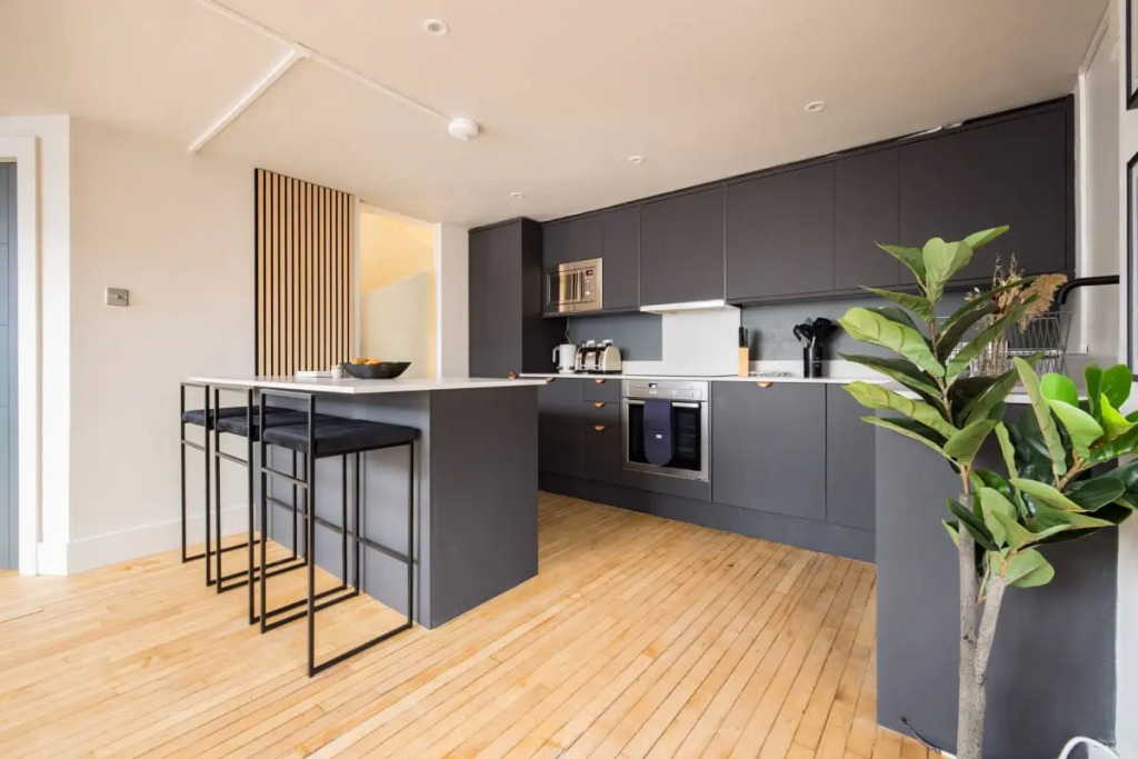 The West End Lane Wonder -Stunning & Bright 4BDR with Rooftop Terrace