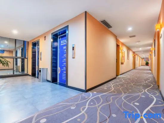 7 Days Premium Hotel
