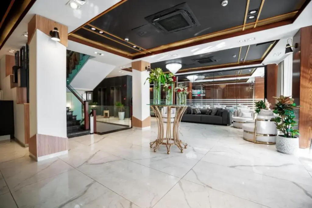 Noor Land Hotel