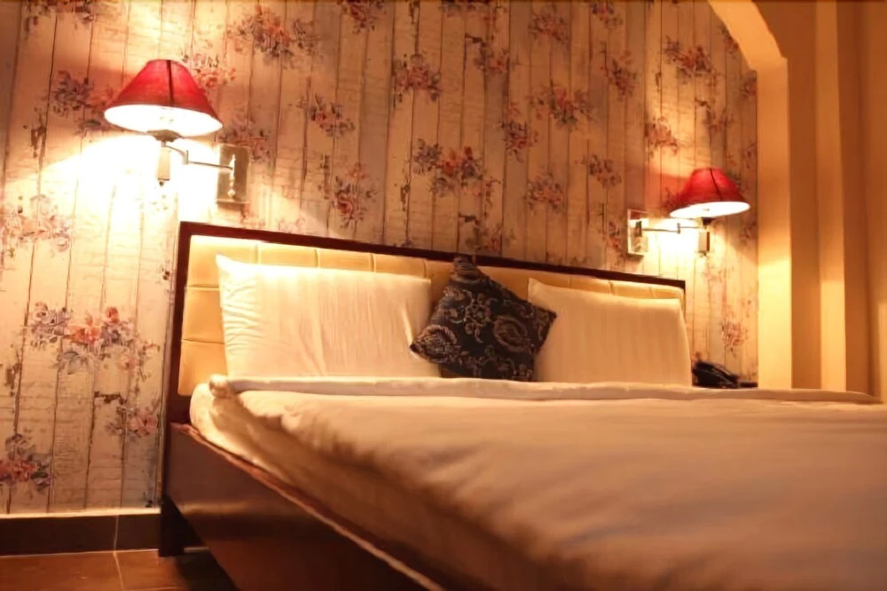 Youth House - Hostel