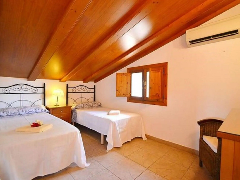 Mallorcan style house with pool and air conditioning 4 km from the sea