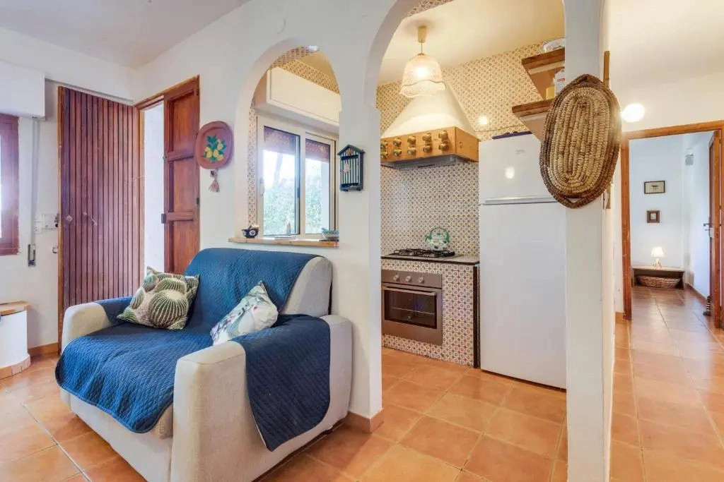 Scopello Flat with Panoramic Courtyard and Parking