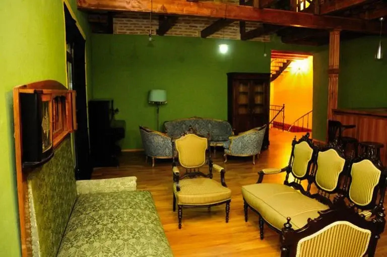 Chateau Mere Hotel