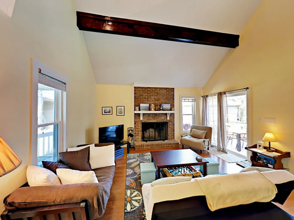 1721 Landing Road Home 3 Bedrooms 2 Bathrooms Home