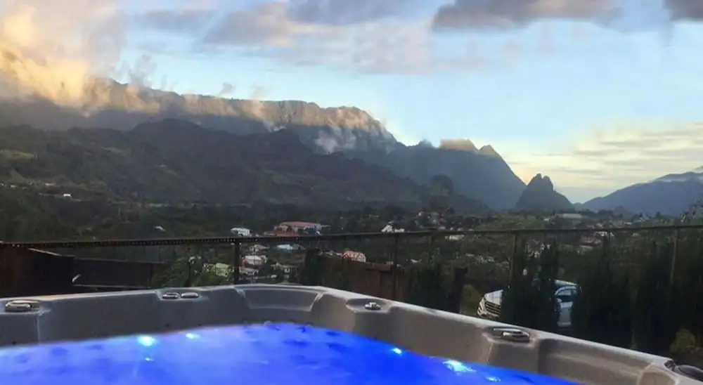 House With 3 Bedrooms in Cilaos, With Wonderful Mountain View, Enclosed Garden and Wifi