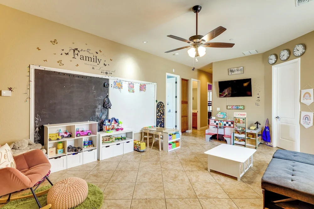 Pool, Hot Tub, Toys! Family Home, 4 Mi to Luke AFB