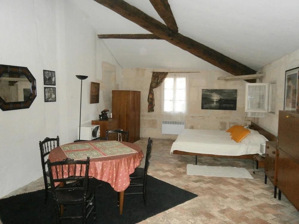 House With 4 Bedrooms in Tarascon, With Wonderful Mountain View and Enclosed Garden
