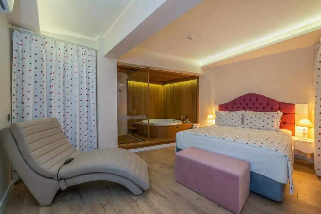 Ece Marina Suites