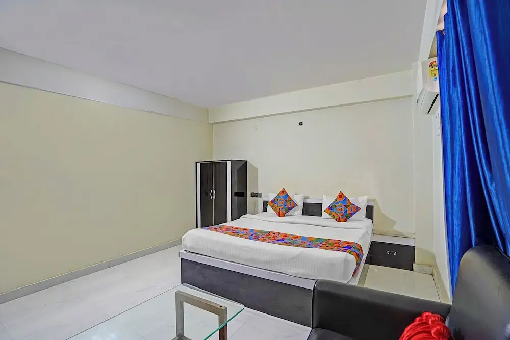 Fabhotel Aman