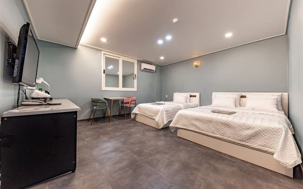 Mokpo Nine Self Check-in Hotel
