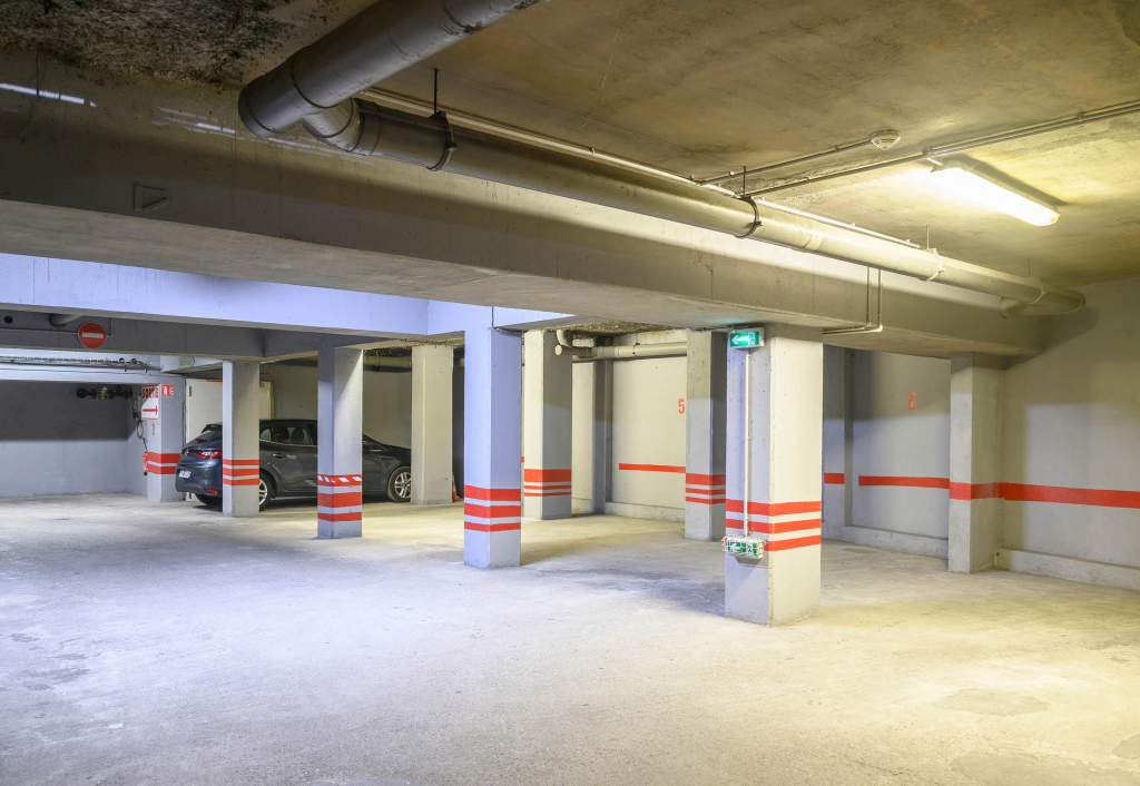 Отель B&B Nimes Centre Arène