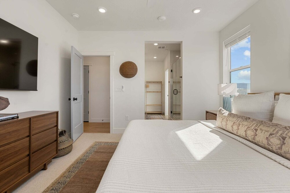 Into The Canyon 3 Bedroom Condo