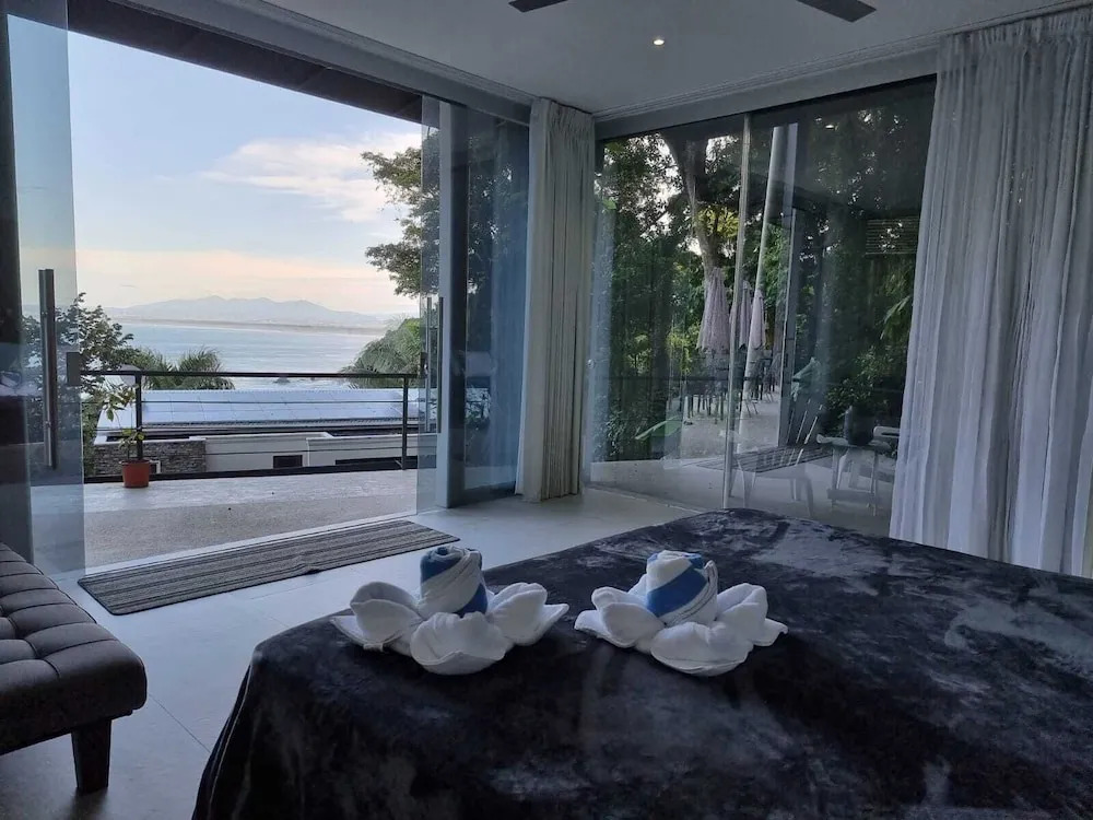 Vista Ocean Suites