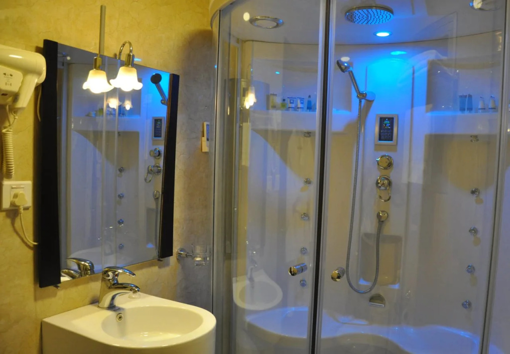 Moon Hotel