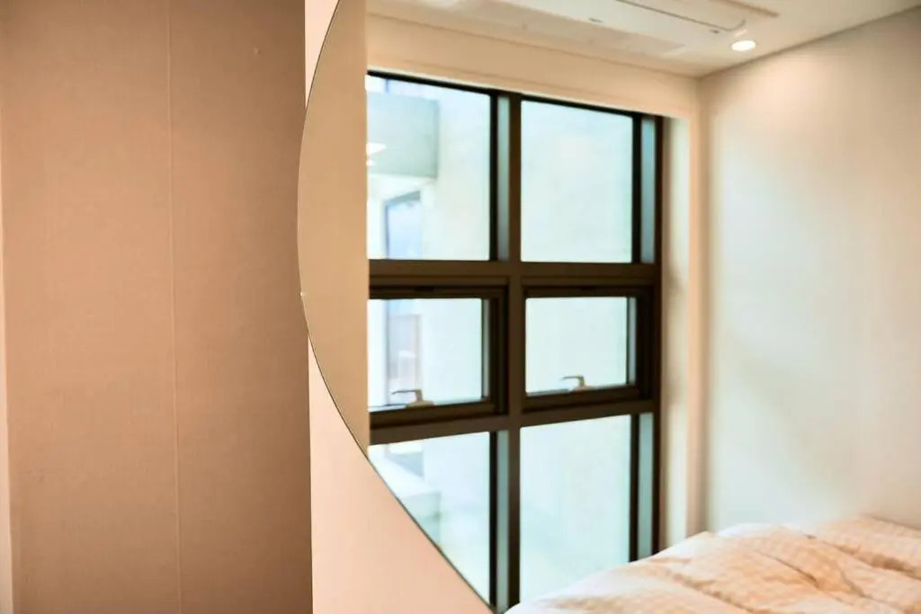 Hongik Univ Station Wave Family Suite #4