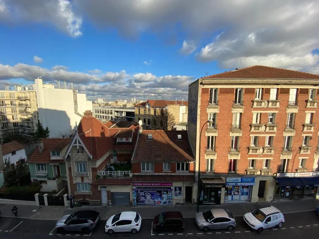 Grande chambre privative à 20 minutes de Paris