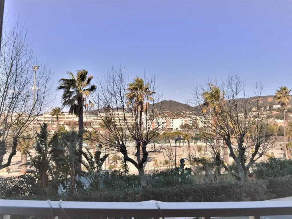 Appartement Le Lavandou, 1 pièce, 2 personnes - FR-1-251-78