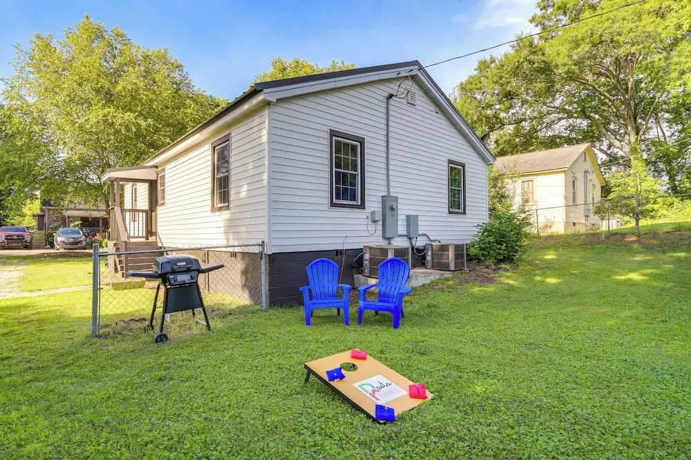 Charming Greenville Home w/ Yard: 3 Mi to Downtown