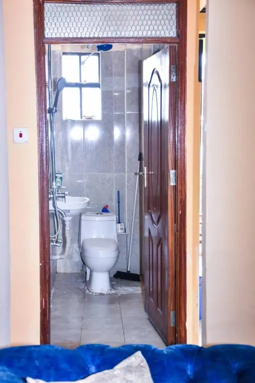 Cosy 2-BR Apartment With Parking and Fast Internet