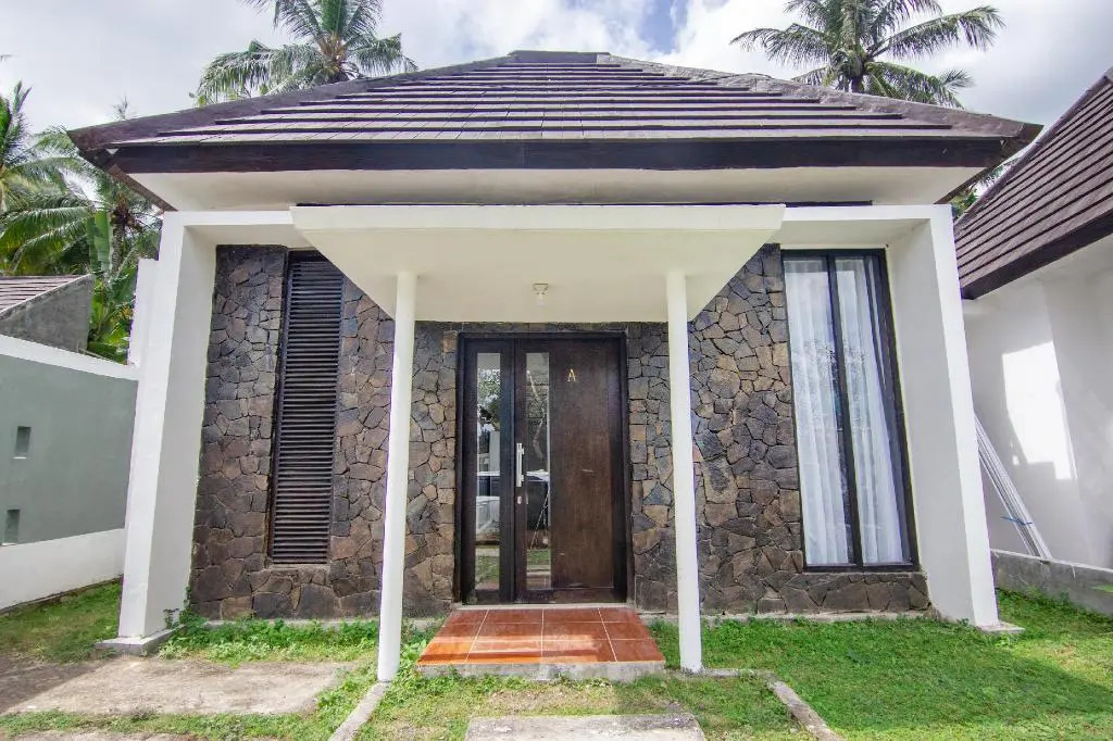 OYO 3796 Senggigi Villas