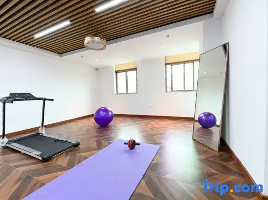Shantou Kaiqinwan Hotel Apartment (Shantou High Speed Railway Station Xinxi Branch)