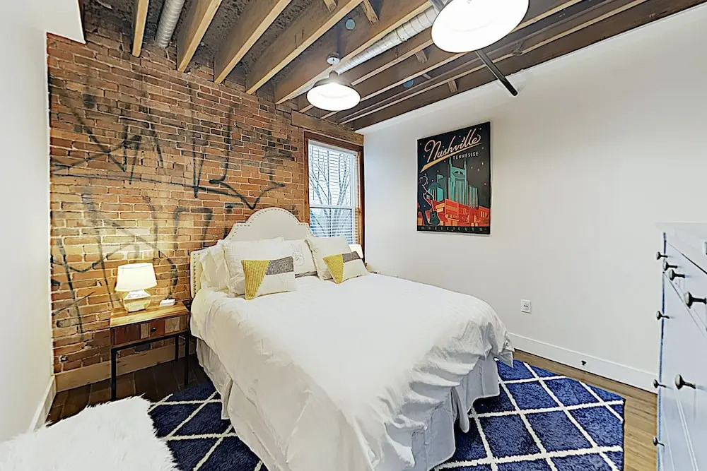New Listing! Stylish W/ Pool At The 1865 1 Bedroom Condo