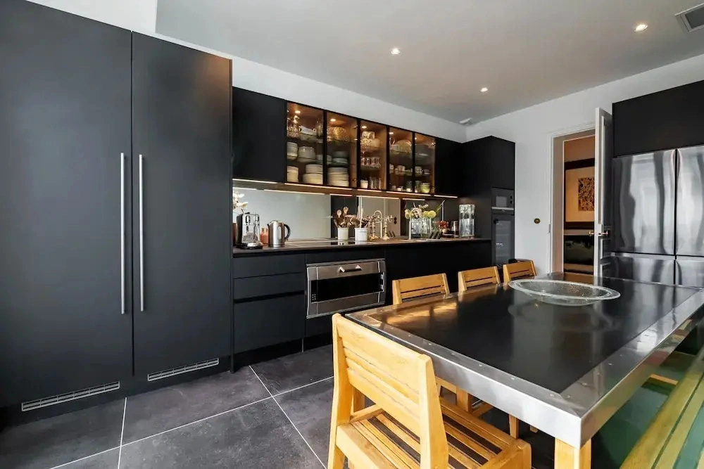 Prestigious Apartment Near the Trocadero