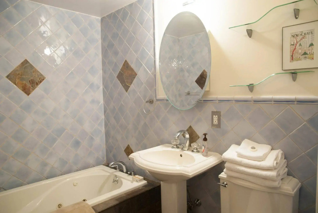 Luxury Suites Upper West Brownstone