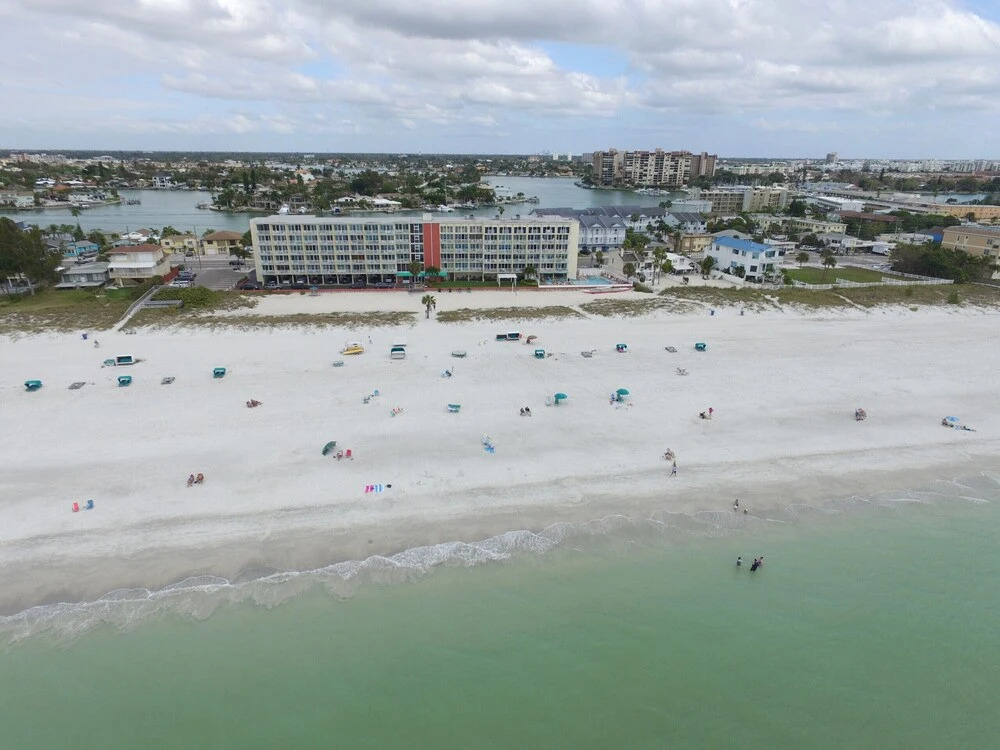 Cozy 5th Floor Waterview Condo