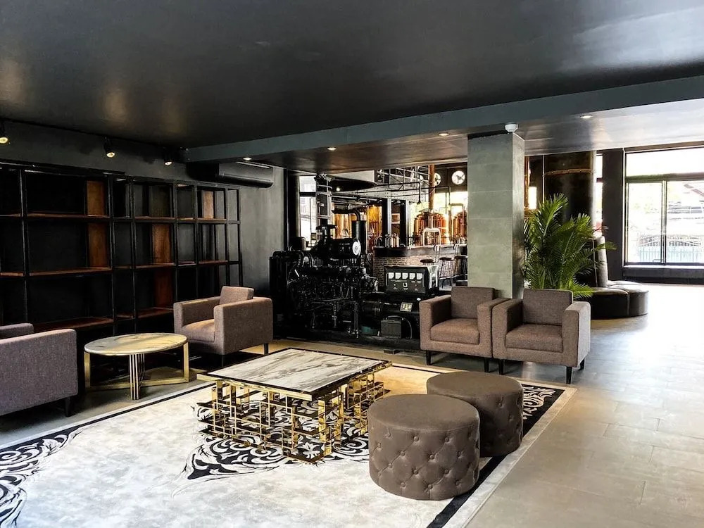 CHECK inn Phnom Penh BKK1